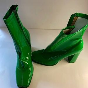 Akira Azalea Wang Chunky Bootie Size 11 Green
